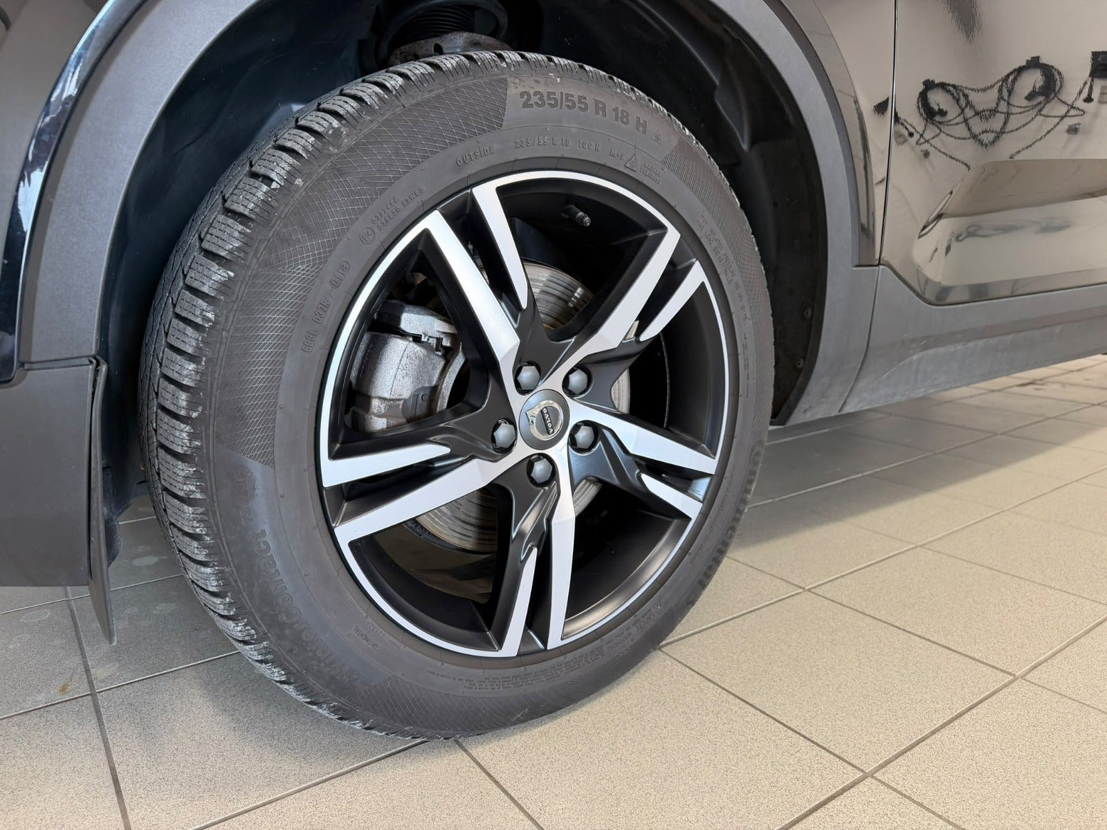 Sort Volvo XC40 fra 2018