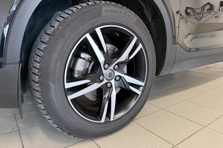Sort Volvo XC40 fra 2018