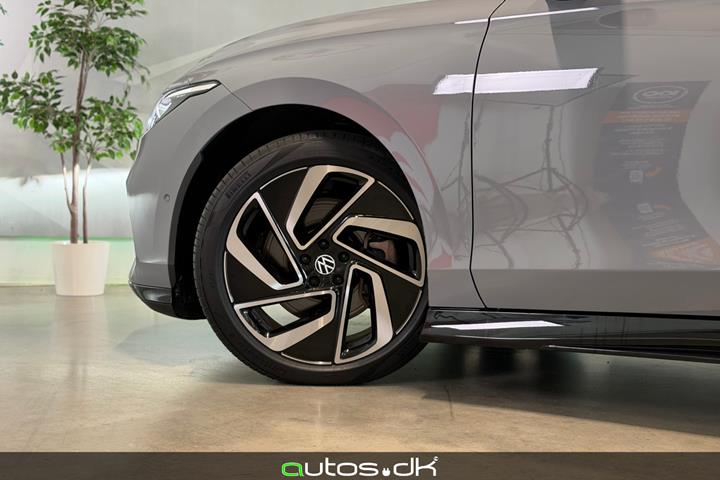 Grå VW ID.7 fra 2025