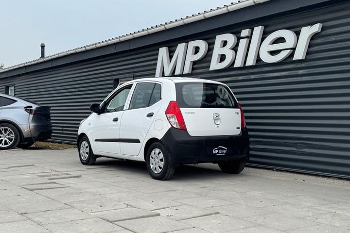 Hvid Hyundai i10 fra 2010