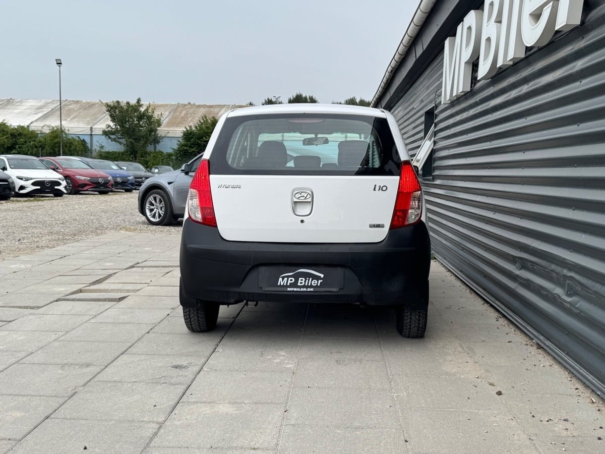 Hvid Hyundai i10 fra 2010