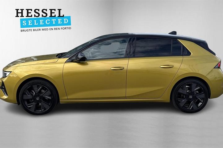 Gul Opel Astra-e fra 2024
