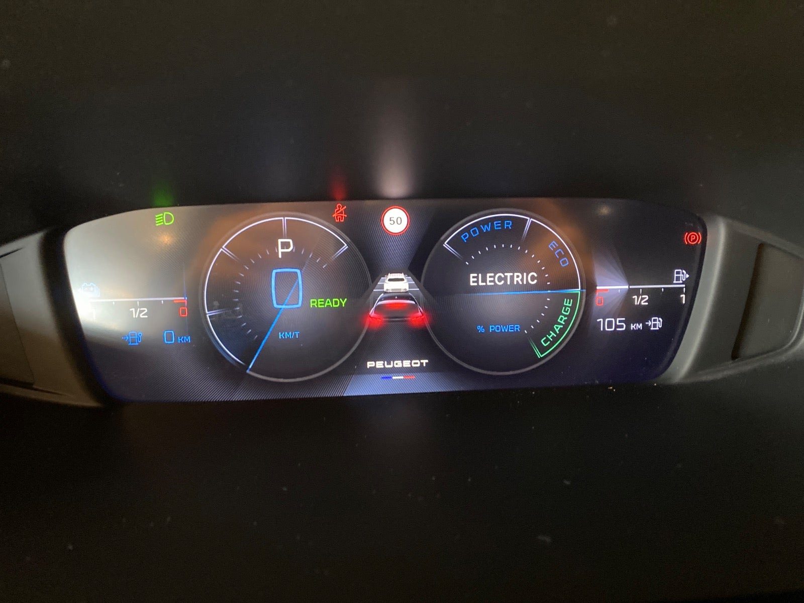 Sølv Peugeot 308 fra 2023
