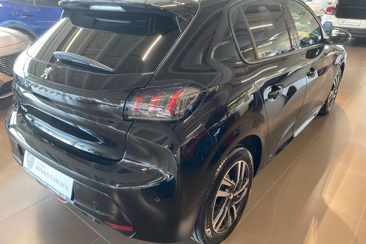 Sort Peugeot 208 fra 2023