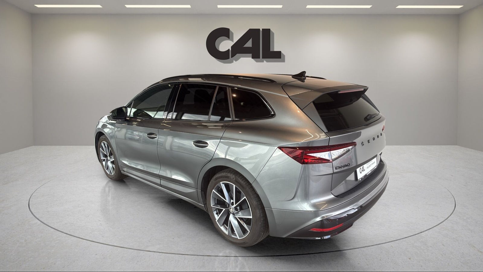 Grå Skoda Enyaq fra 2023