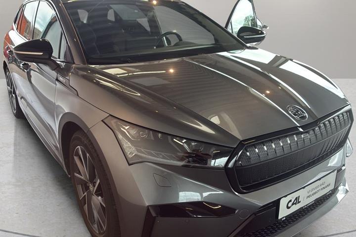 Grå Skoda Enyaq fra 2023