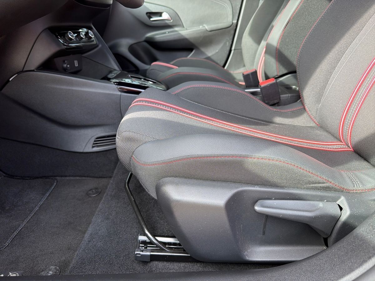 Rød Opel Corsa-e fra 2024