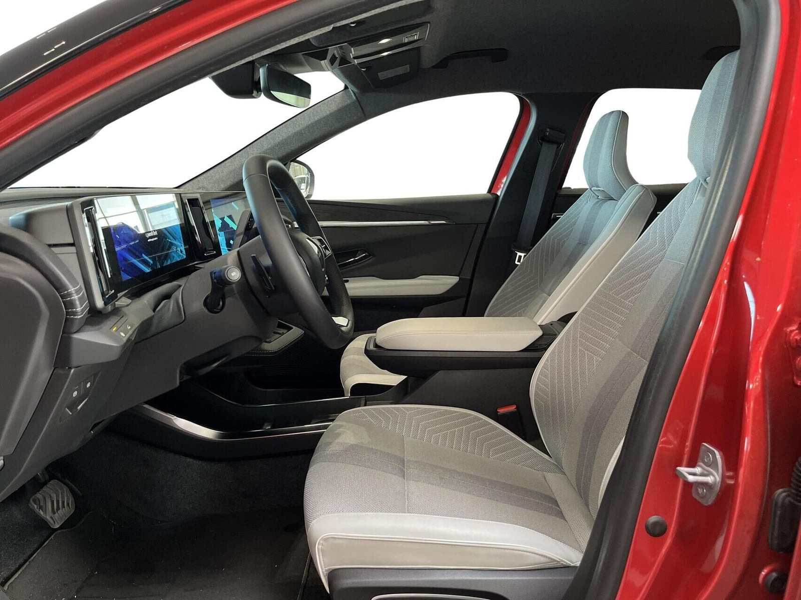 Rød Renault Scenic E-Tech fra 2025