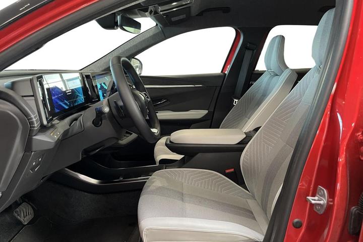 Rød Renault Scenic E-Tech fra 2025
