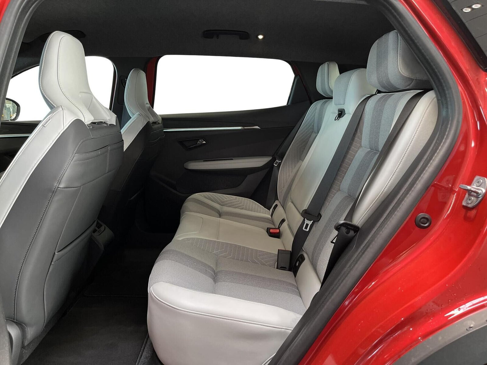 Rød Renault Scenic E-Tech fra 2025