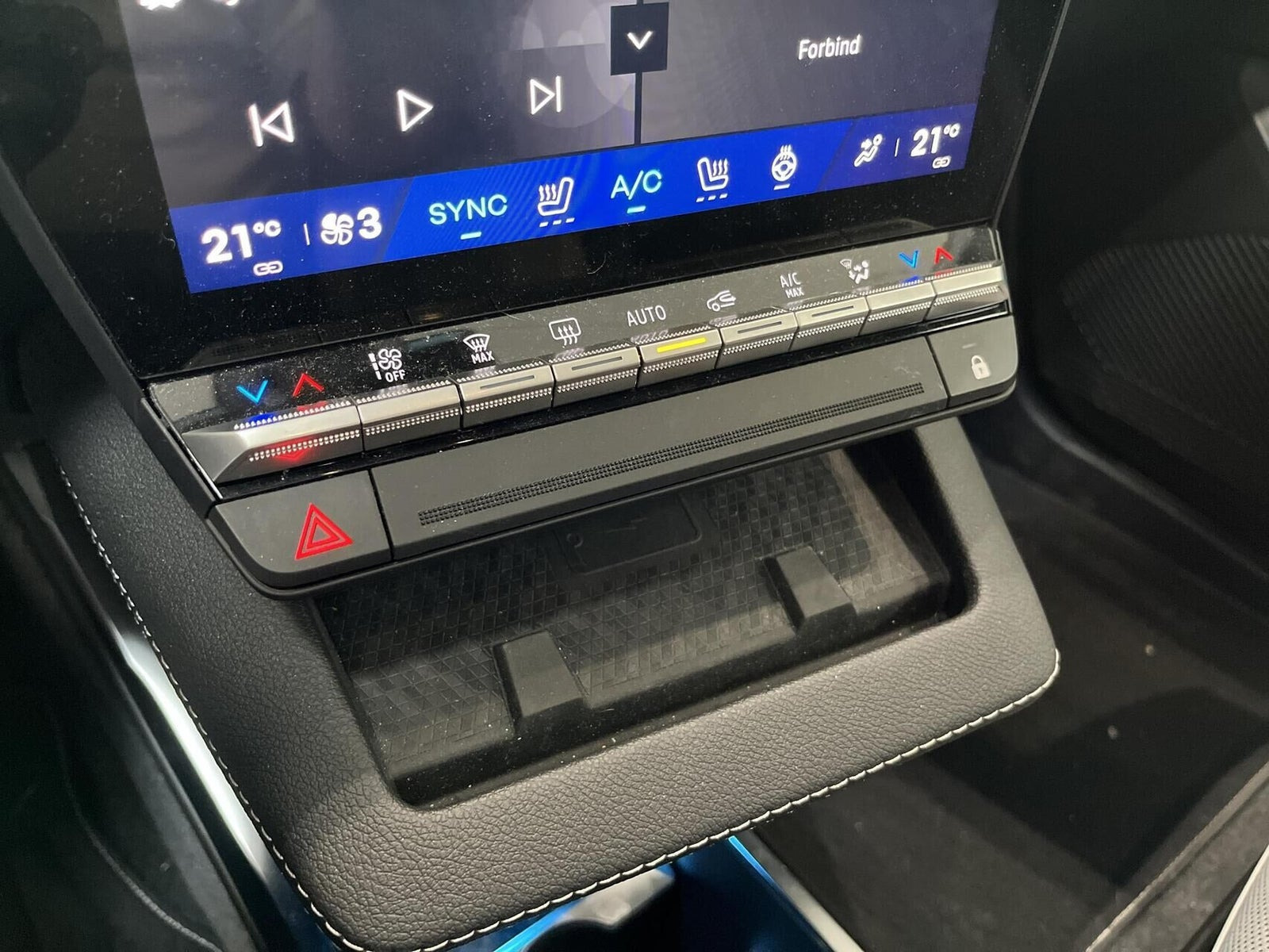 Rød Renault Scenic E-Tech fra 2025