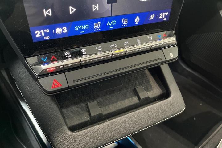 Rød Renault Scenic E-Tech fra 2025