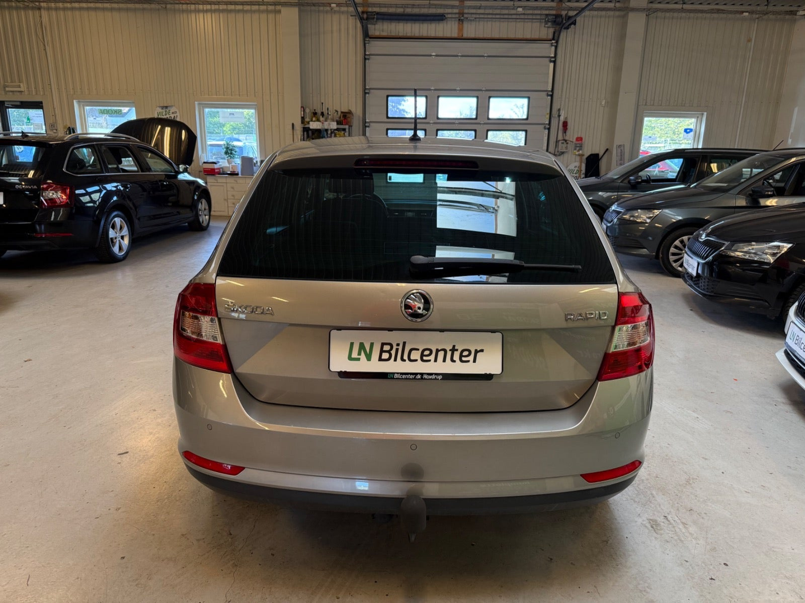 Beige Skoda Rapid fra 2016