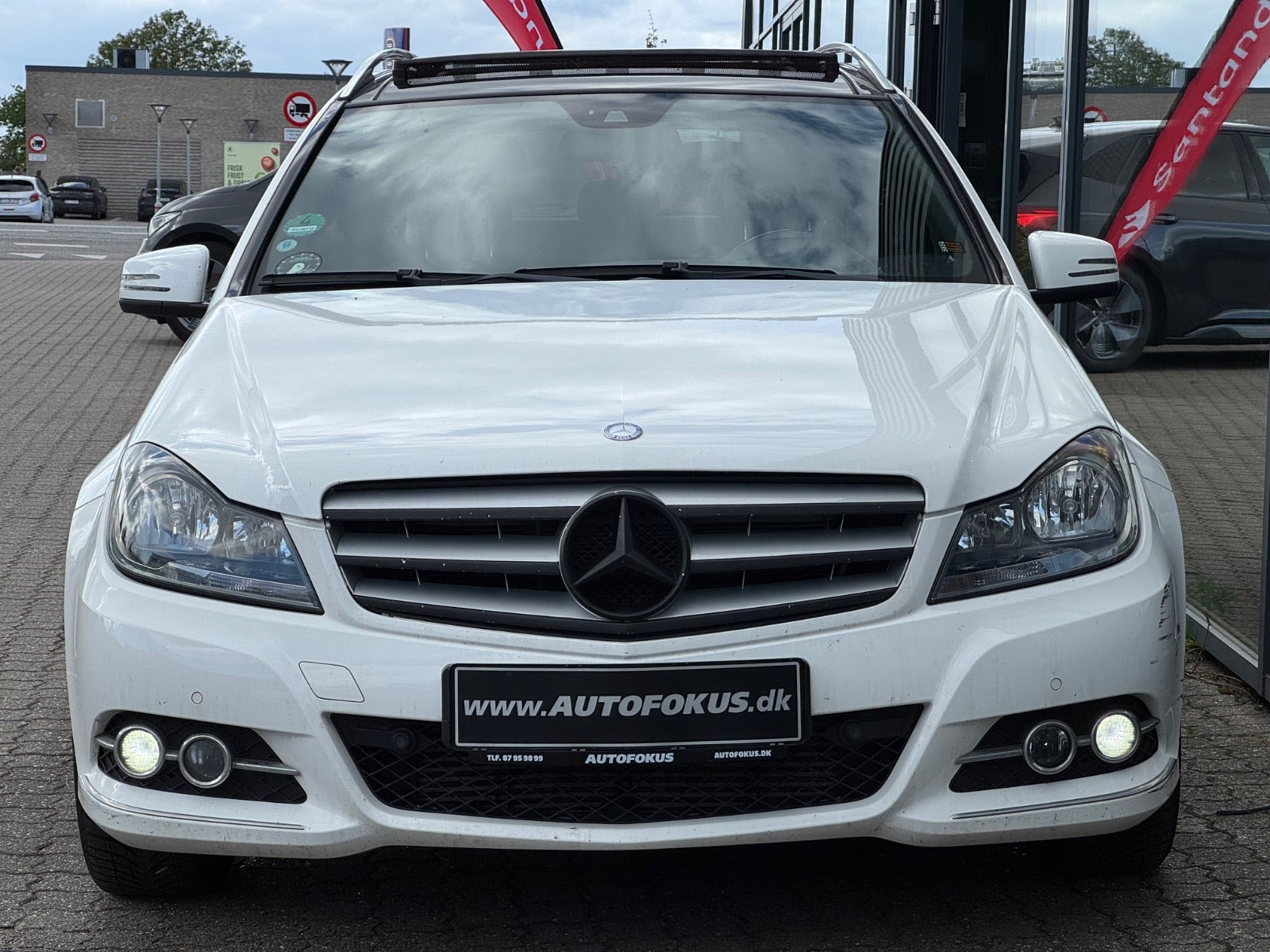 Hvid Mercedes C180 fra 2013