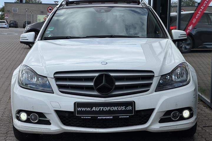 Hvid Mercedes C180 fra 2013