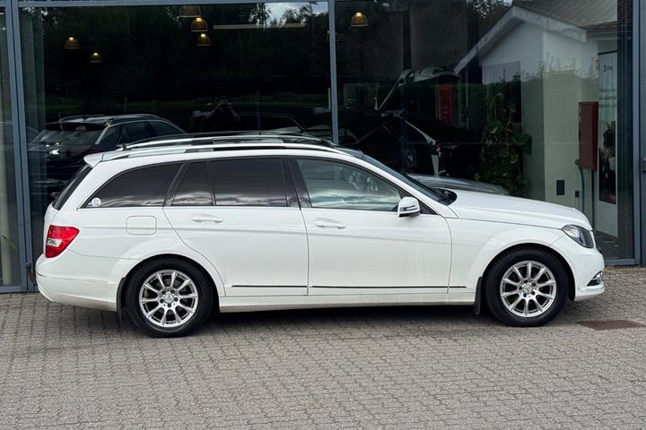 Hvid Mercedes C180 fra 2013