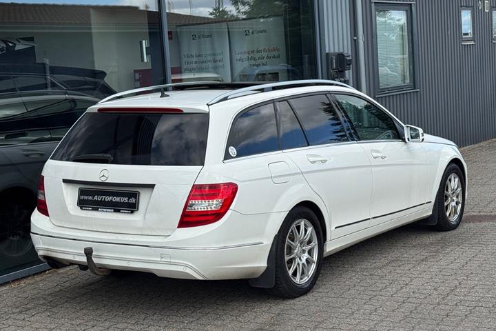 Hvid Mercedes C180 fra 2013