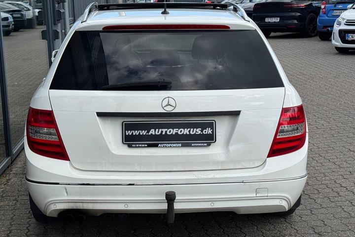 Hvid Mercedes C180 fra 2013