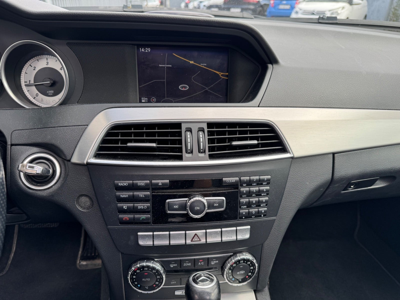 Hvid Mercedes C180 fra 2013