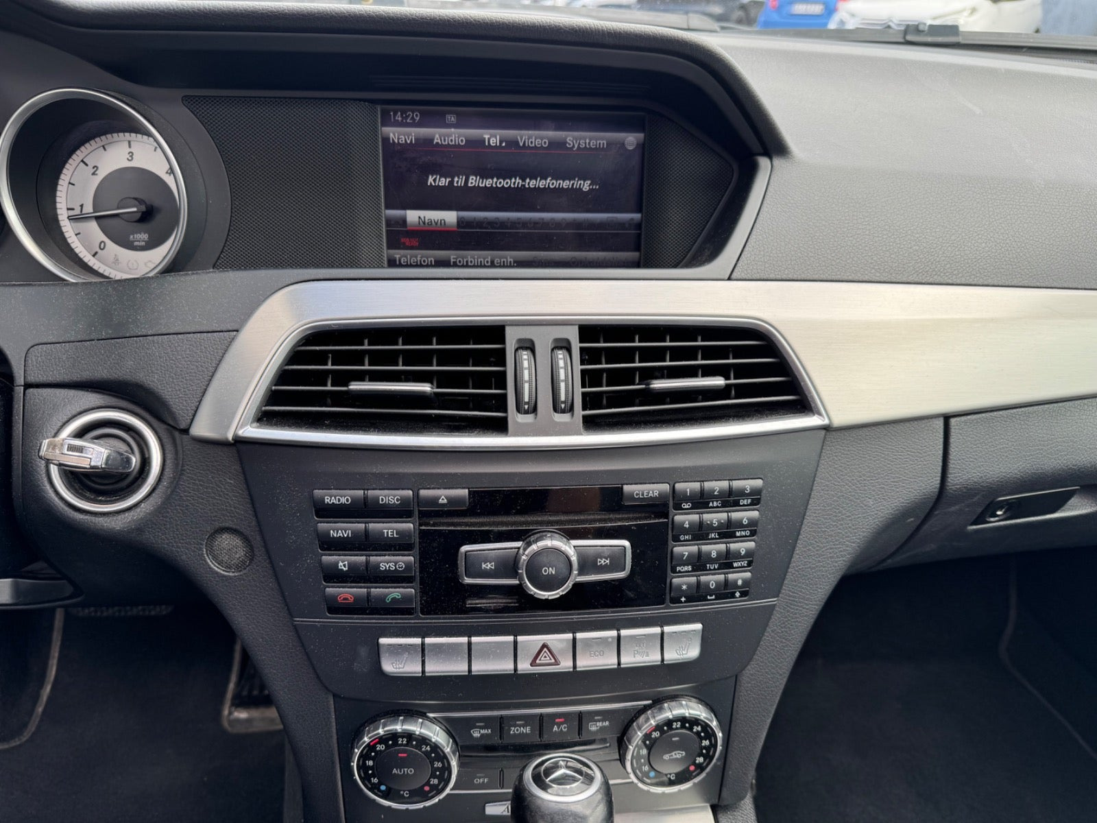 Hvid Mercedes C180 fra 2013