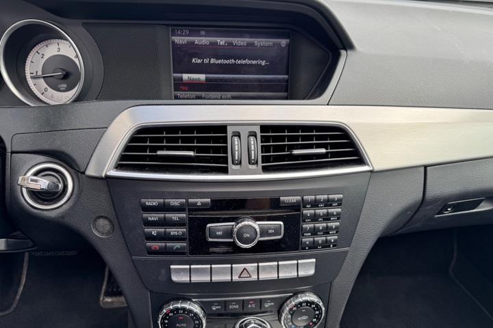 Hvid Mercedes C180 fra 2013