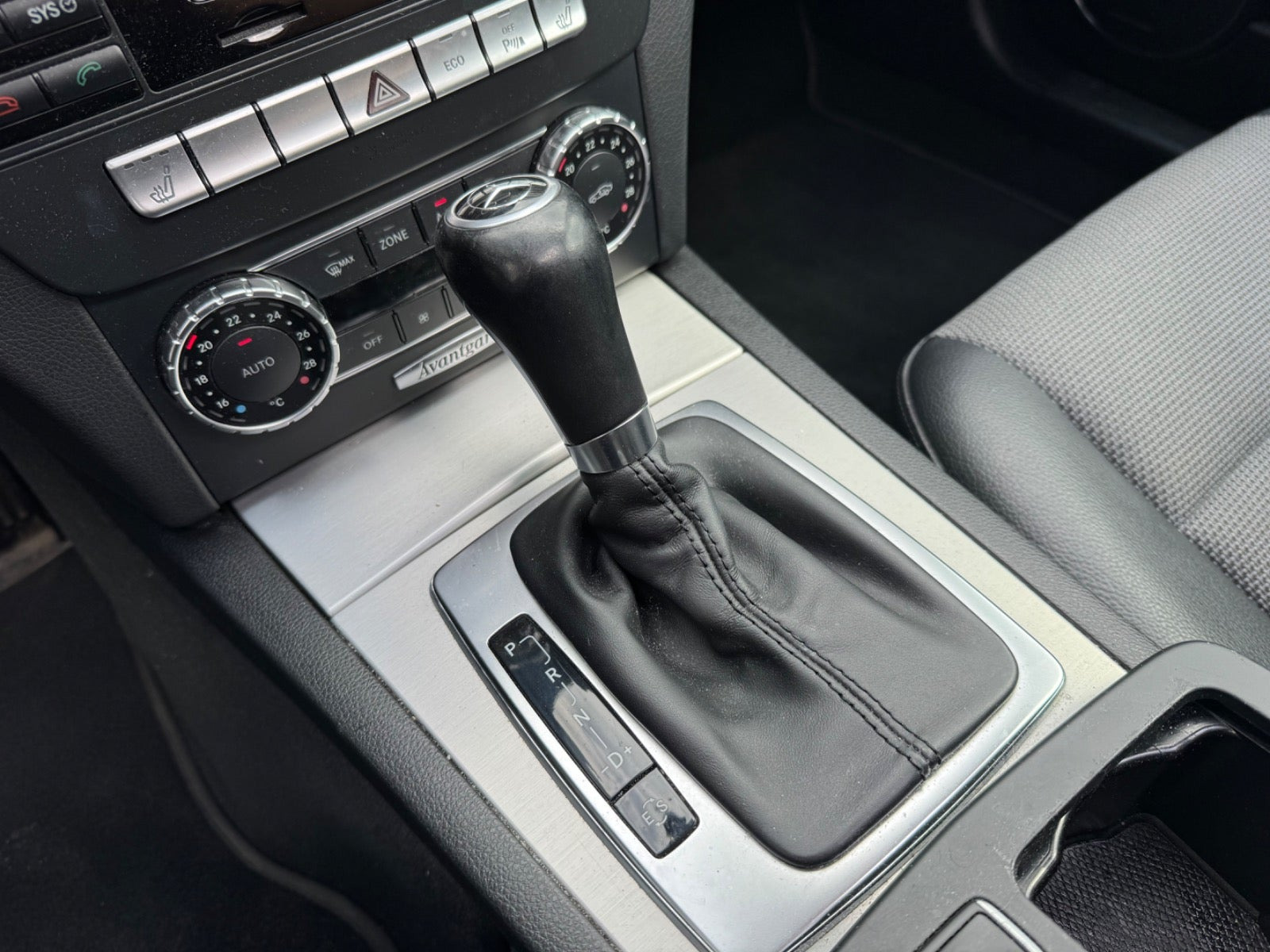 Hvid Mercedes C180 fra 2013