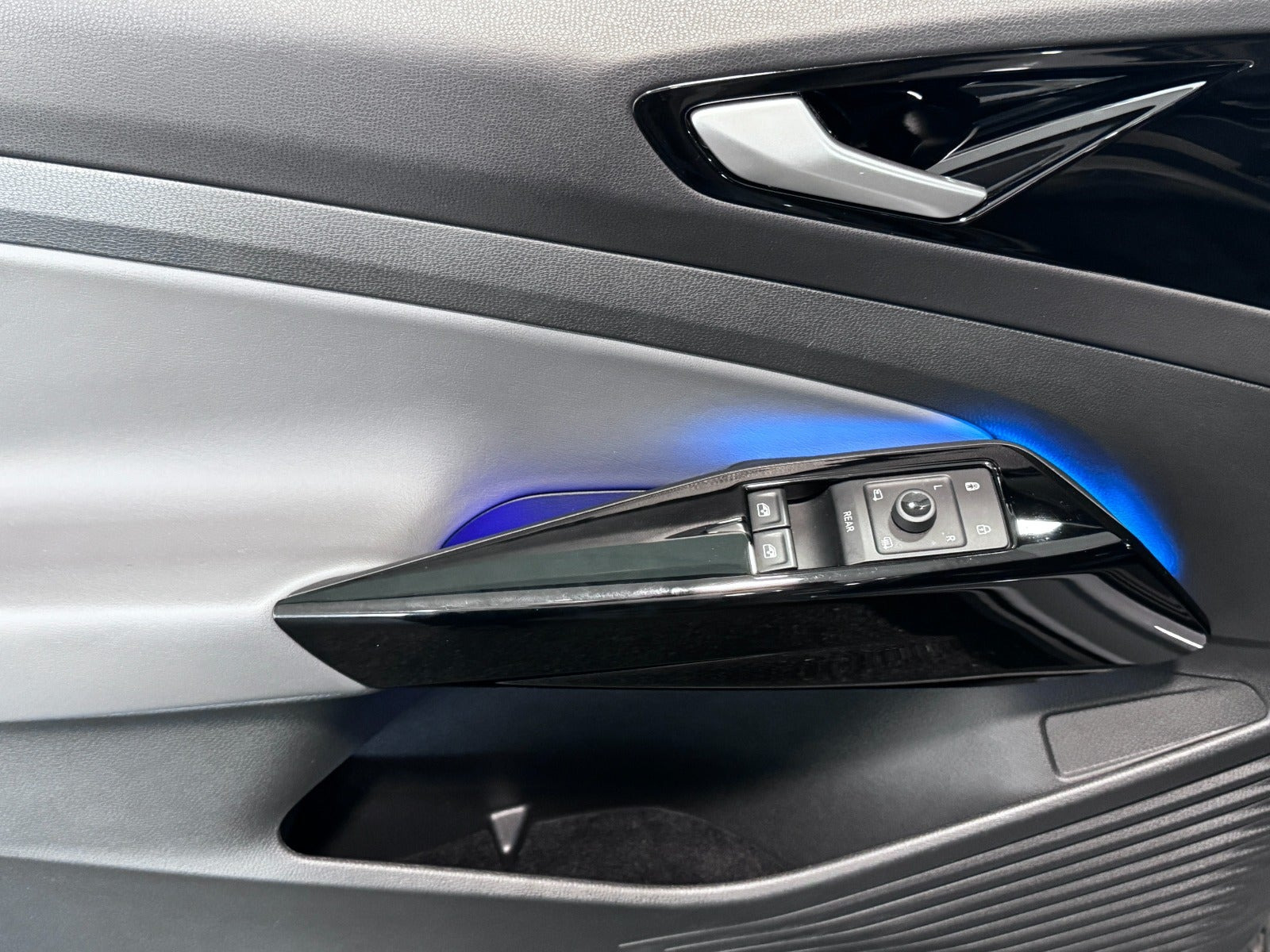 Grå VW ID.4 fra 2023