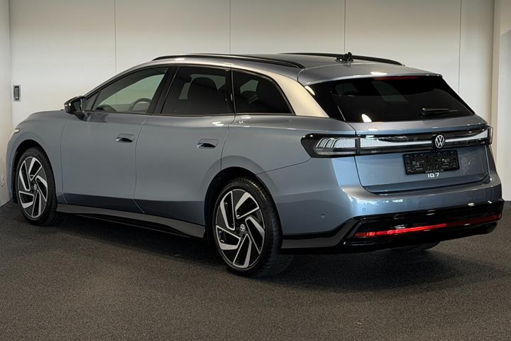 Blå VW ID.7 fra 2025