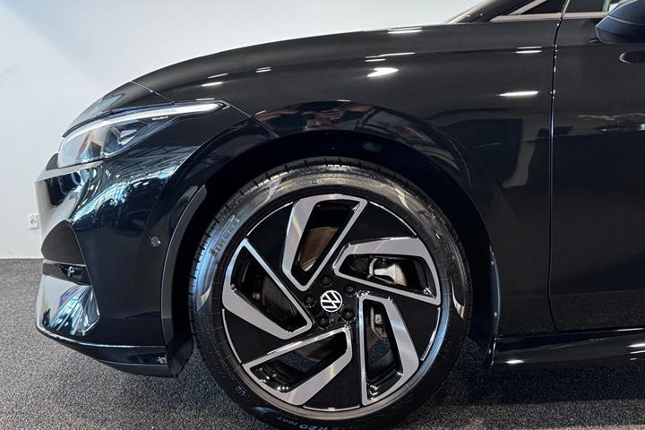 Sort VW ID.7 fra 2025