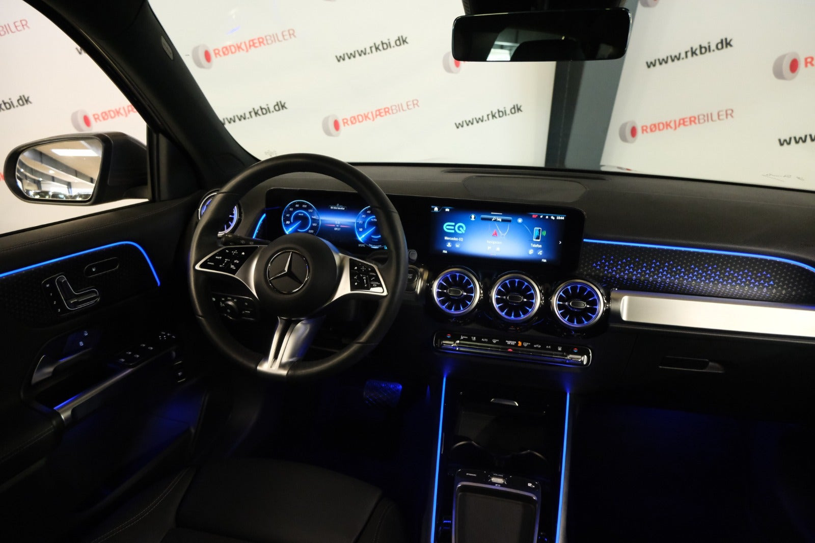 Grå Mercedes EQB250+ fra 2025