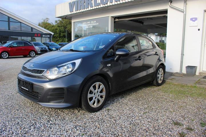 Grå Kia Rio fra 2016