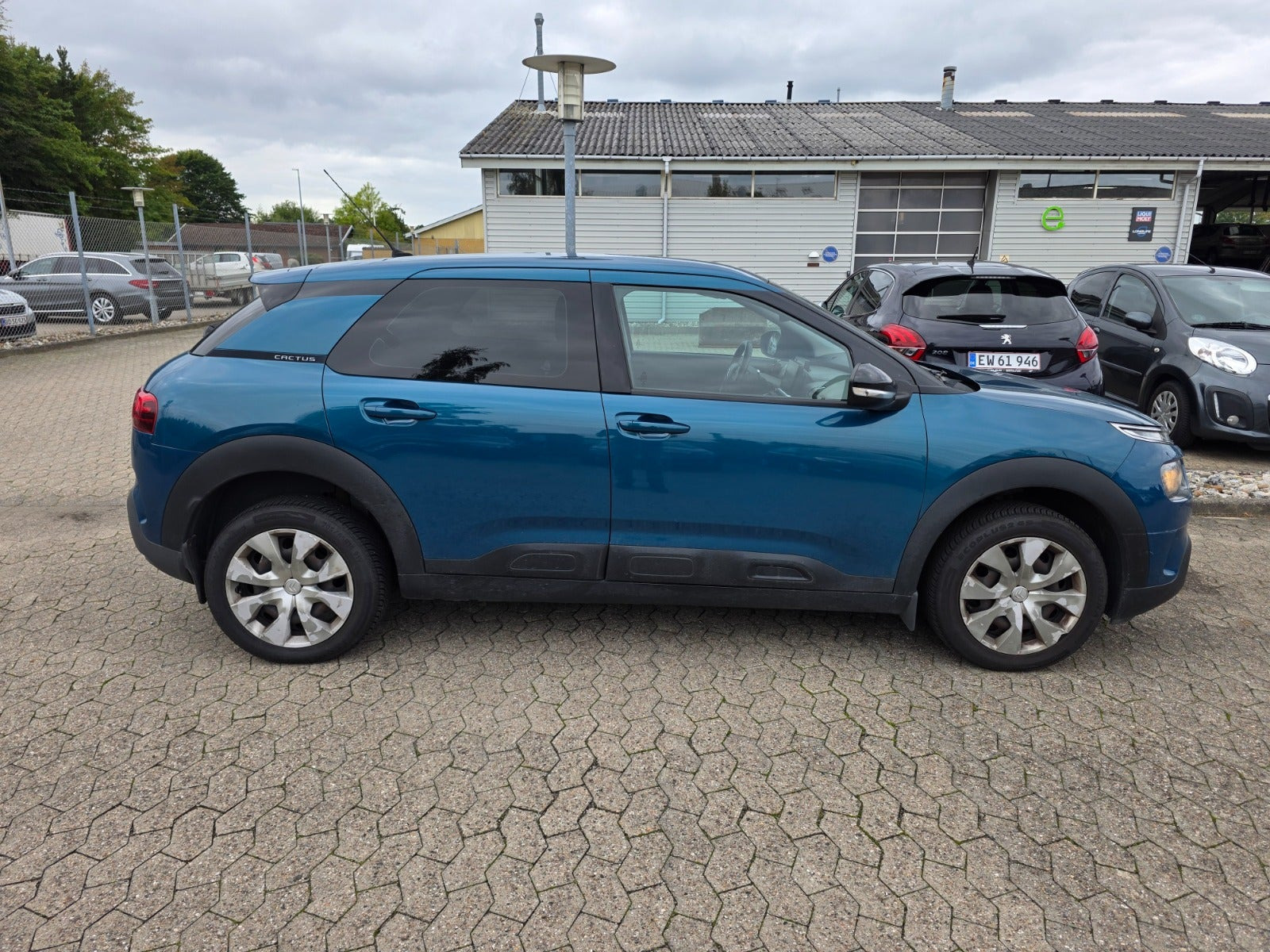 Blå Citroën C4 Cactus fra 2018