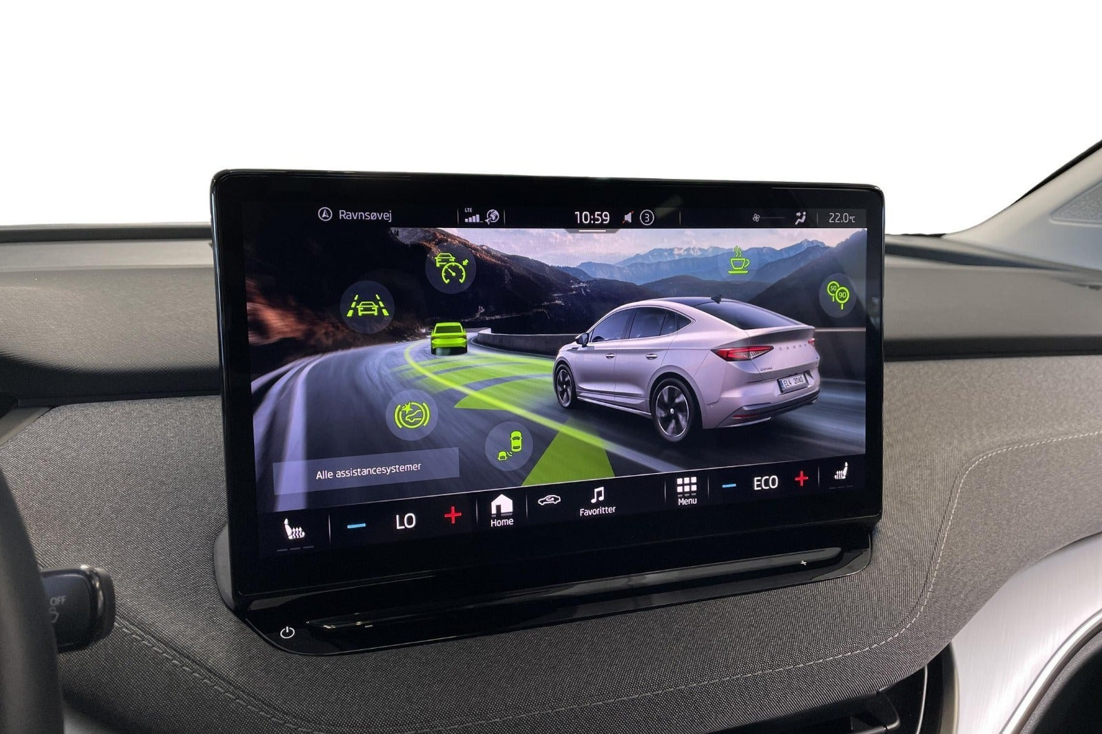 Hvid Skoda Enyaq fra 2023