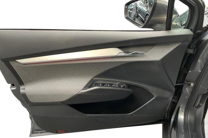 Grå Skoda Enyaq fra 2023