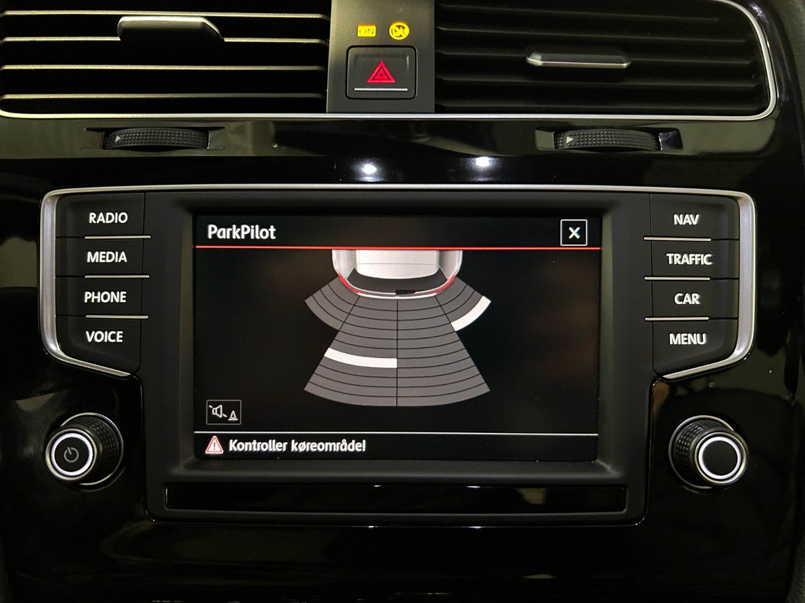 Hvid VW Golf VII fra 2016