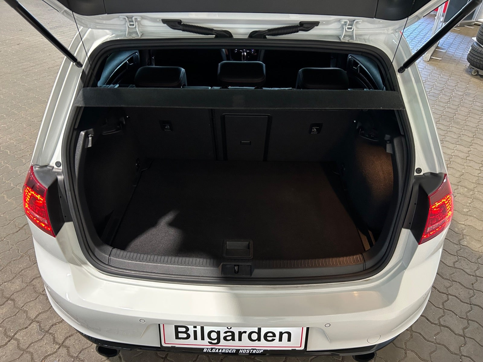 Hvid VW Golf VII fra 2016