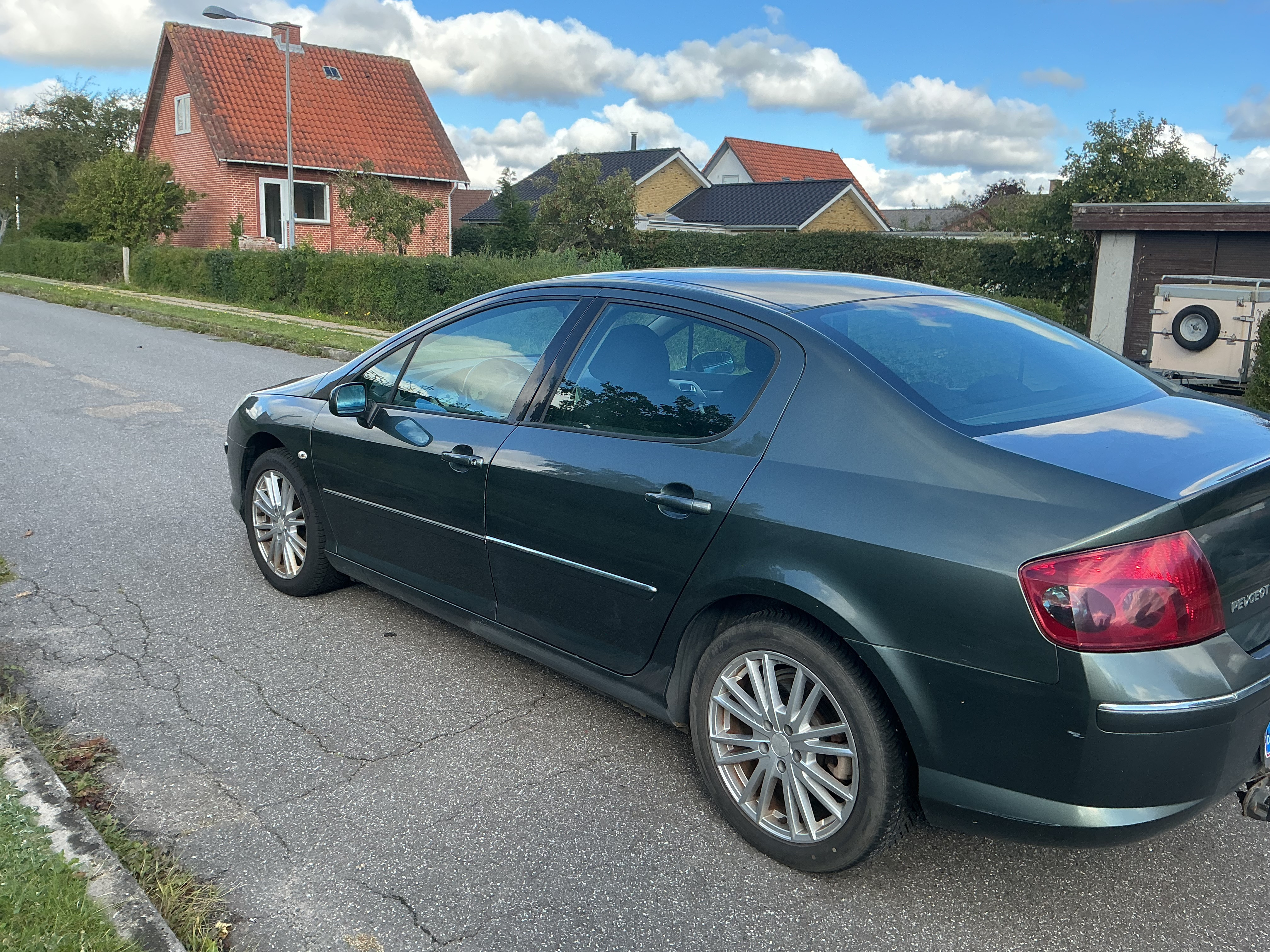 Grå Peugeot 407 fra 2007