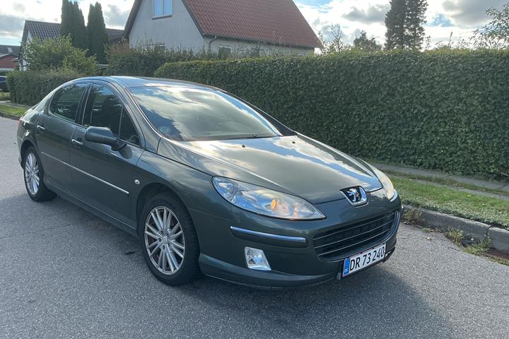 Grå Peugeot 407 fra 2007