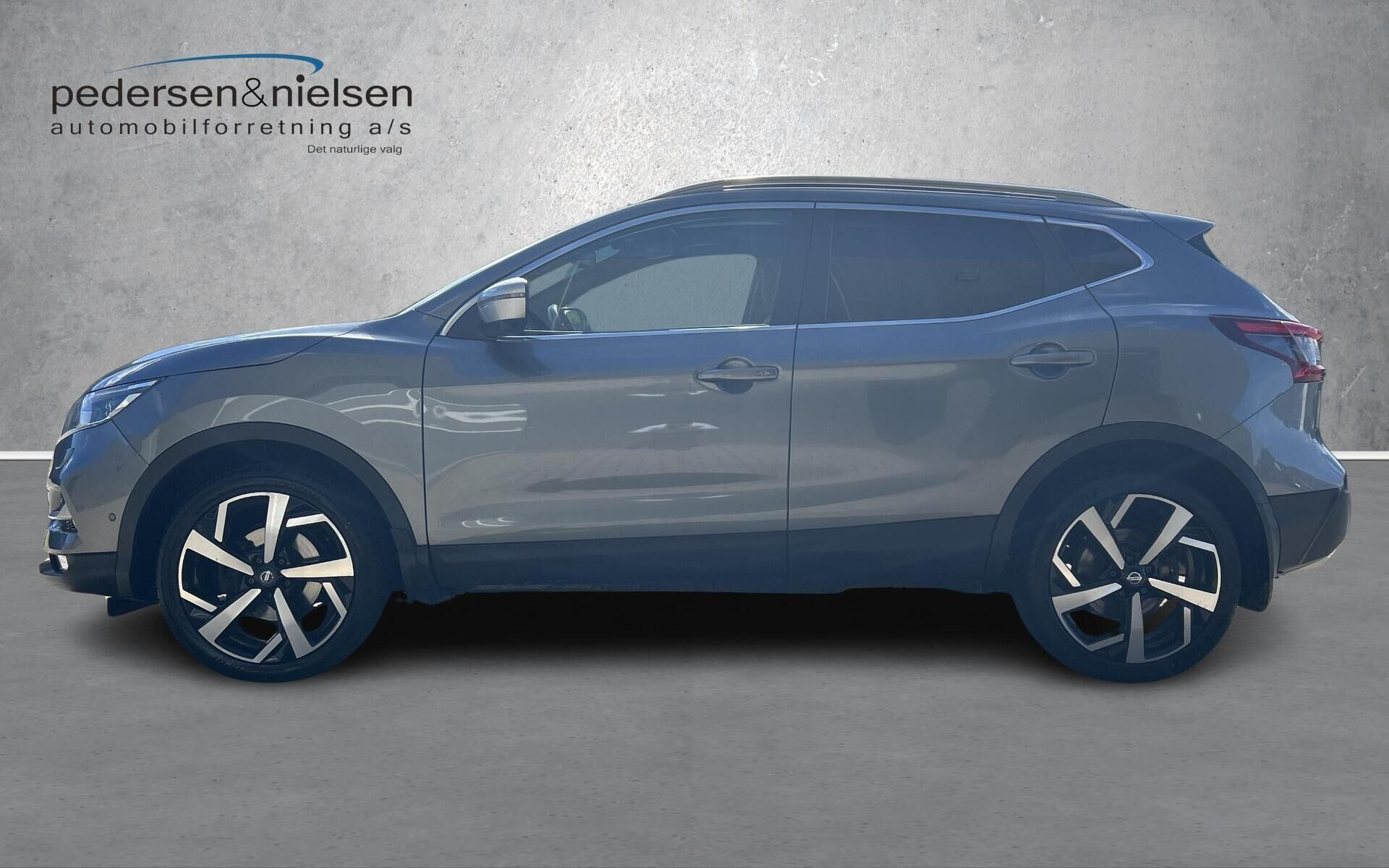 Grå Nissan Qashqai fra 2018