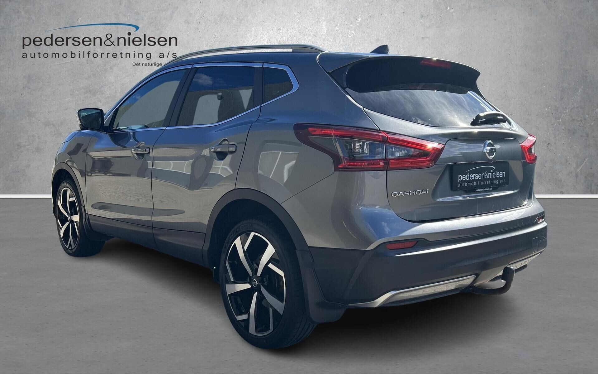 Grå Nissan Qashqai fra 2018