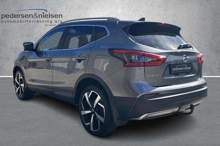 Grå Nissan Qashqai fra 2018
