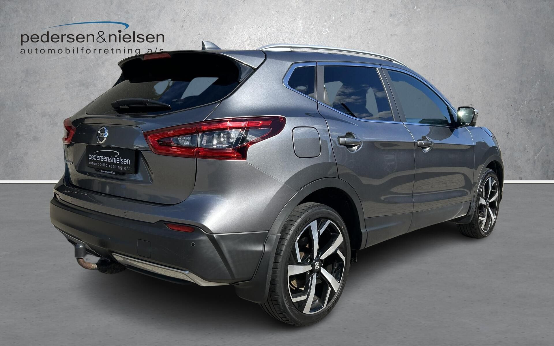 Grå Nissan Qashqai fra 2018