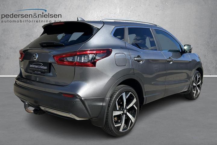 Grå Nissan Qashqai fra 2018