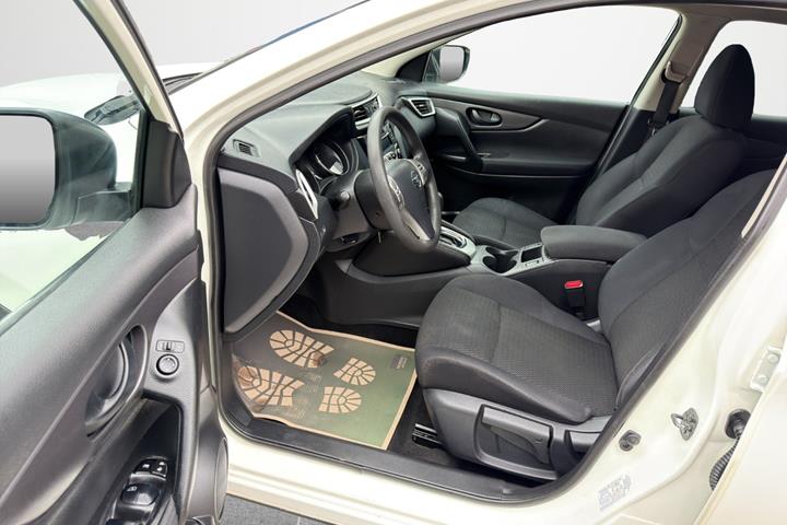 Hvid Nissan Qashqai fra 2016