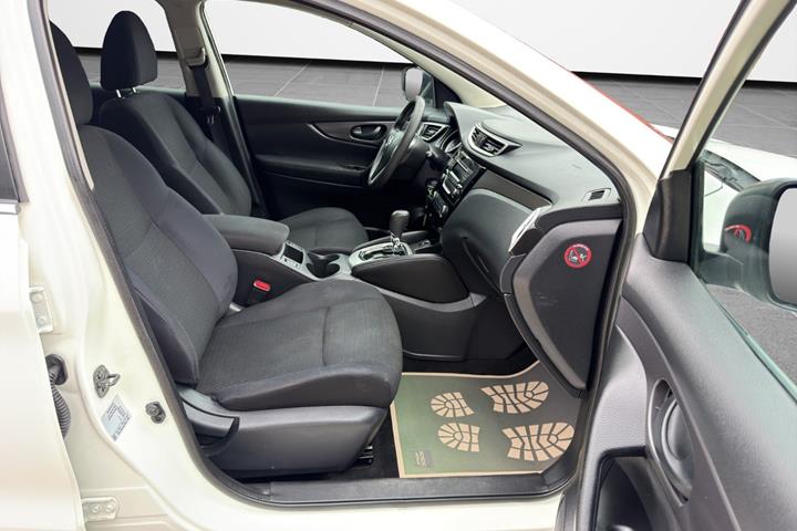 Hvid Nissan Qashqai fra 2016
