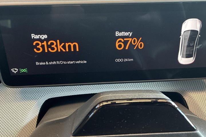Sølv Polestar 4 fra 2026