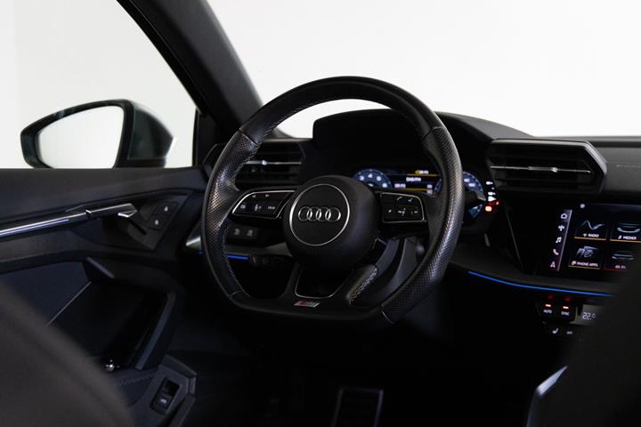 Grå Audi S3 fra 2021