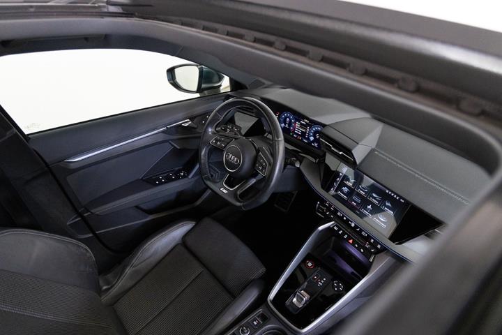 Grå Audi S3 fra 2021