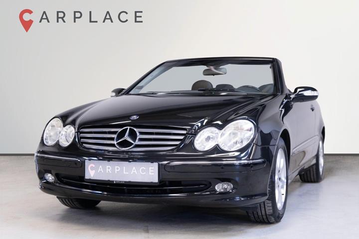 Sort Mercedes CLK240 fra 2003