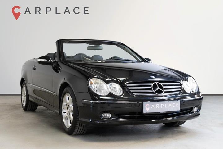 Sort Mercedes CLK240 fra 2003